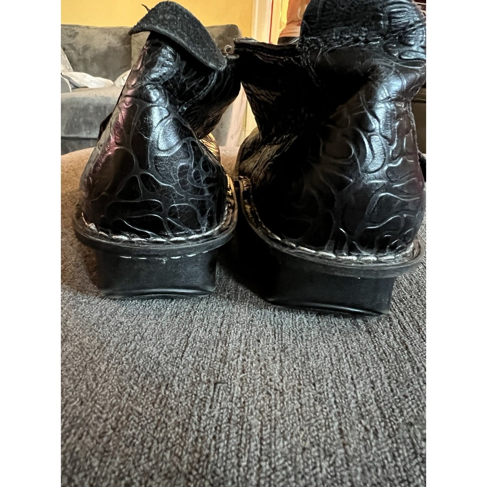 Alegria Caiti Tooled Women's 39 Black Leather Hook & Loop Ankle Bootie Shoe - Picture 4 of 8